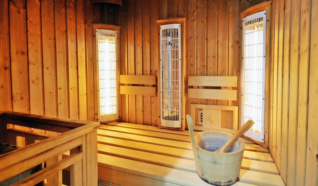 Bursztyn Spa Kolobřeh Exteriér fotografie